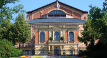 Übernachten Festspielzeit - Festspielhaus Bayreuth © Bayreuth Marketing & Tourismus GmbH