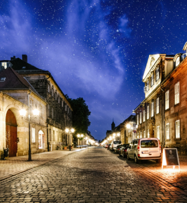 Die Friedrichstraße bei Nacht