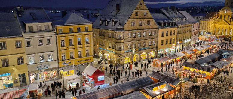 Bild von oben vom Bayreuther Christkindlesmarkt