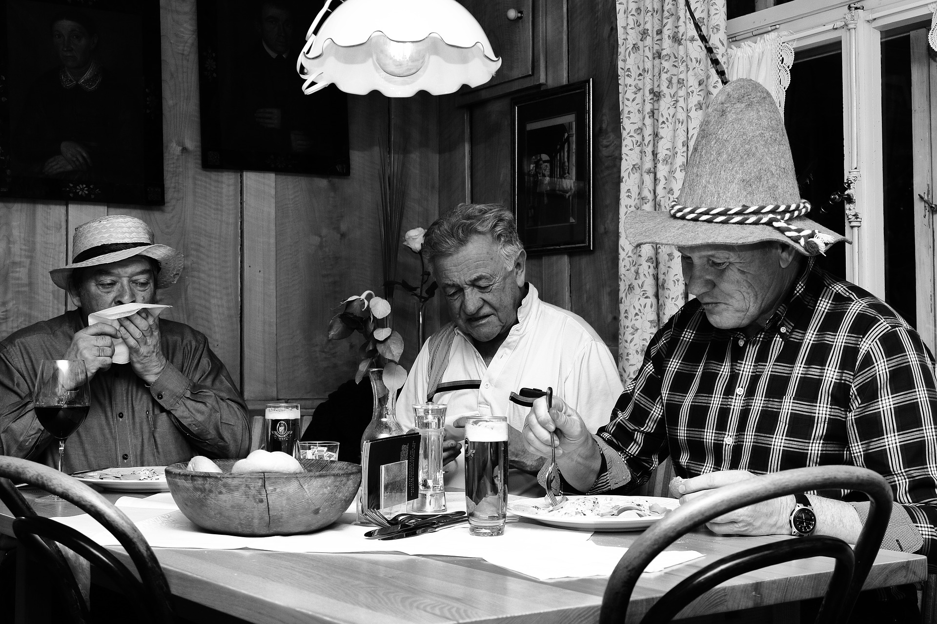 Genussmenschen bei der Brotzeit