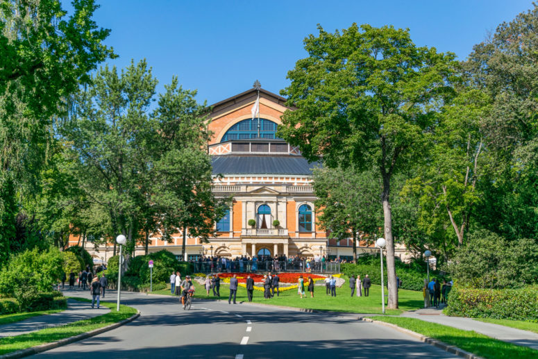 Fespielhaus während der Festspiele 