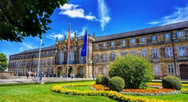 Neues-Schloss-c-Ramona-Schirner