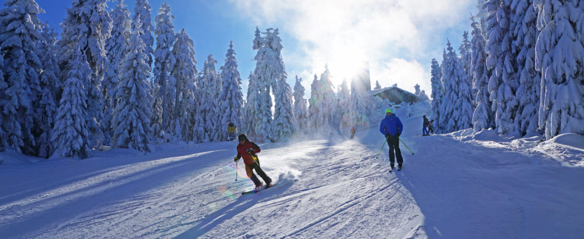 Skifahren am Ochsenkopf im Fichtelgebirge im Winter