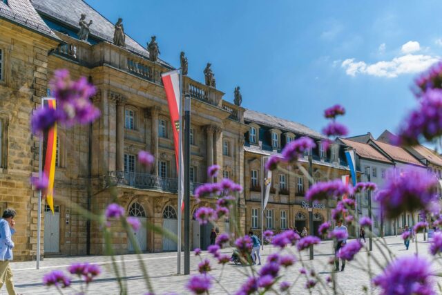 Opernstraße mit Opernhaus (c) Bayreuth Marketing & Tourismus GmbH, Meike Kratzer