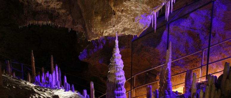 Tropfsteine in der Teufelshöhle