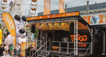 TOGGO-Tour Bus Bühne