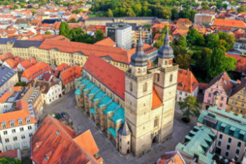 stadtansicht_stadtkirche_sommer_cc0-lizenz
