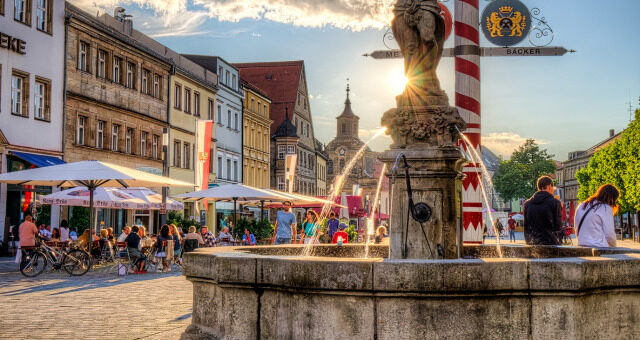 Herkulesbrunnen am Marktplatz (c) Mikhail Butovskiy
