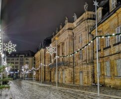 Opernhaus Bayreuth an Weihnachten im Winter