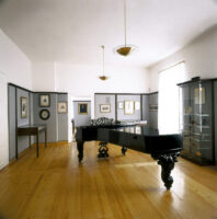Blick ins Innere des Franz Liszt Museums in Bayreuth auf den Flügel des Klaviervirtuosen