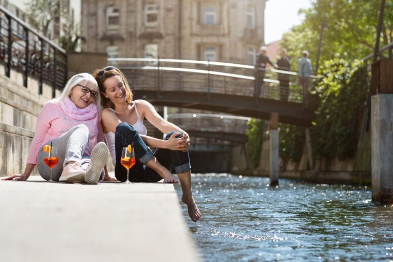 Zwei Damen mit Aperol am Canale Grande (c) Max Hoerath