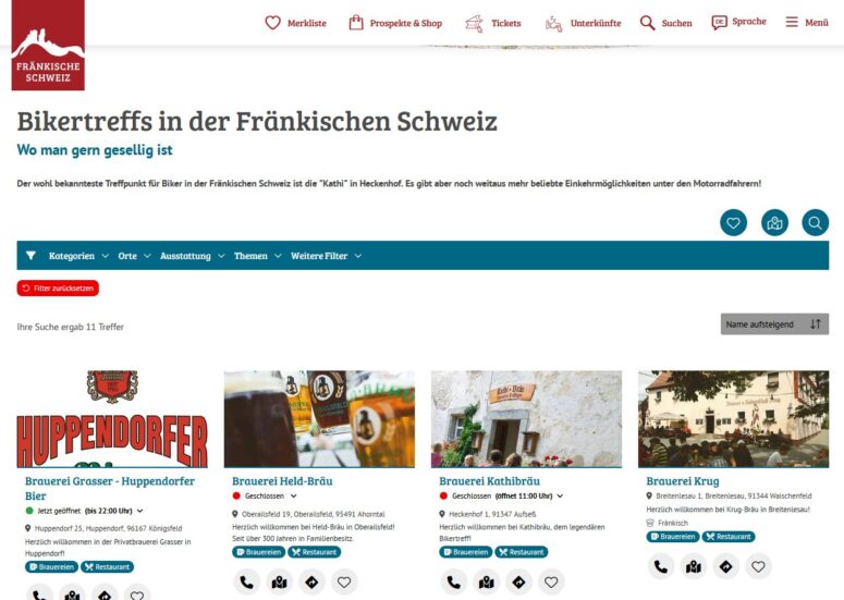 Screenshot einer Website, die Biker-Treffpunkte für Motorradfahren in der Fränkischen Schweiz auflistet. Gezeigt werden vier Brauerei-Einträge mit Bildern, Namen, Kurzbeschreibungen und Symbolen für Bewertungen, Wegbeschreibung und Social Sharing. Das Menü und die Filteroptionen sind sichtbar.